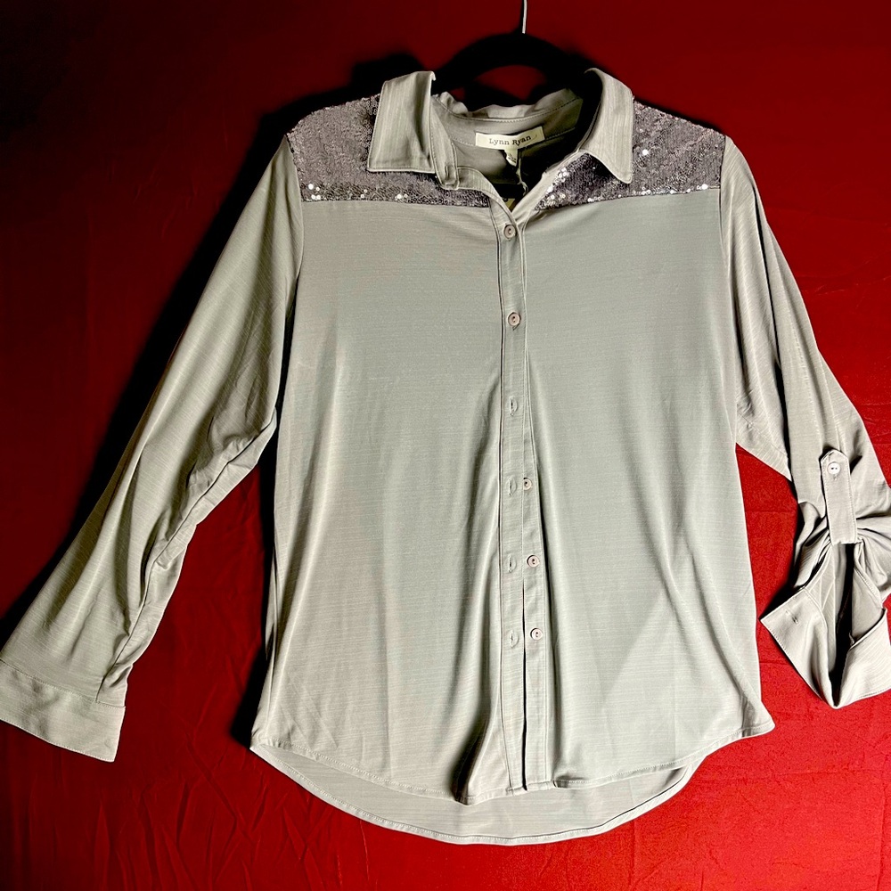 Lynn Ryan Gray casual, button-down woman shirt